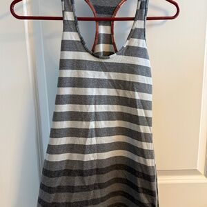 lululemon tanktop